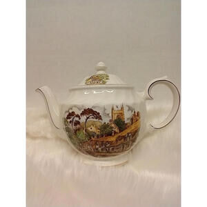 Beautiful vintage Windsor swirl teapot with country scene